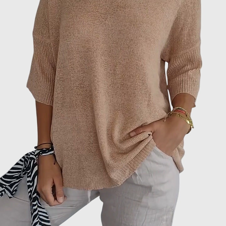 Cassandra - Elegantní top s V výstřihem