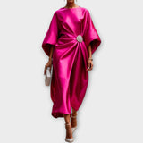 Saténové Šaty S Plisovaným Detalem A Třpytivým Akcentem