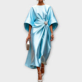 Saténové Šaty S Plisovaným Detalem A Třpytivým Akcentem