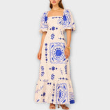 Elegantní Šaty s Čtvercovým Výstřihem a Balonovými Rukávy