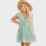 Elegantní Šaty Vzdušná Silueta Minimalistické Detaily