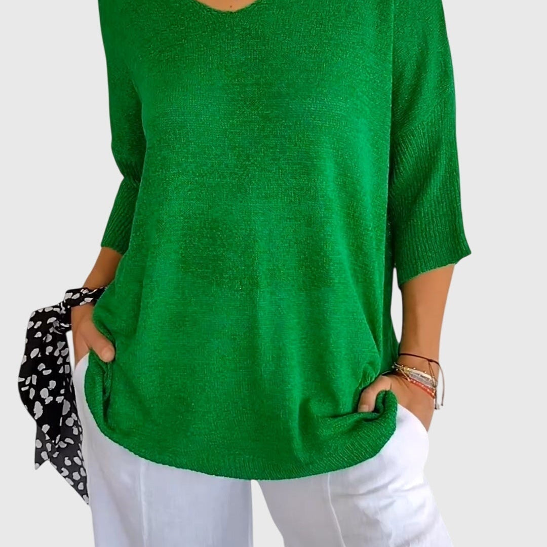 Cassandra - Elegantní top s V výstřihem