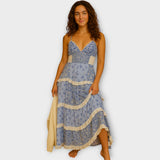 Dlouhé Šaty S Romantickými Detaily A Vzdušným Střihem