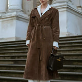 Clara - Elegantní trench coat z imitace semiše
