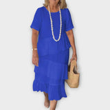 Elegantní Šaty S Ženskými Náznaky A Volným Střihem