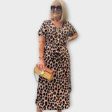 Dlouhé Šaty S Elegantním Střihem A Vzdušným Pohybem