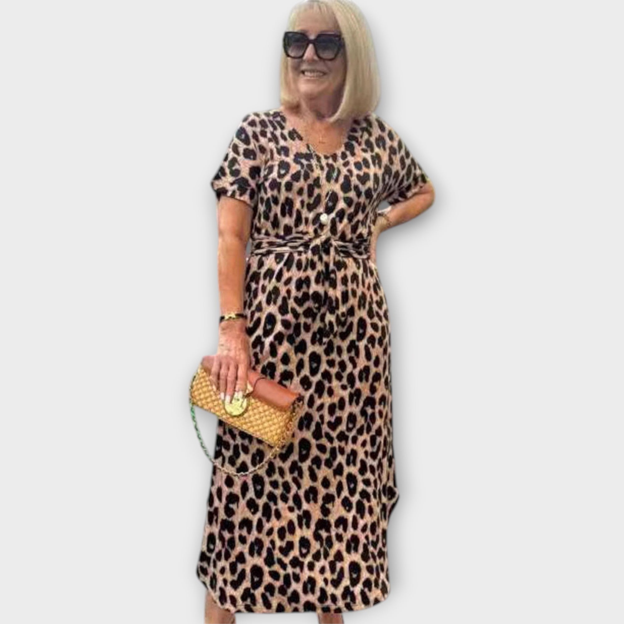 Dlouhé Šaty S Elegantním Střihem A Vzdušným Pohybem