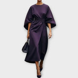 Impozantní Šaty s Elegantním Střihem a Netopýřími Rukávy